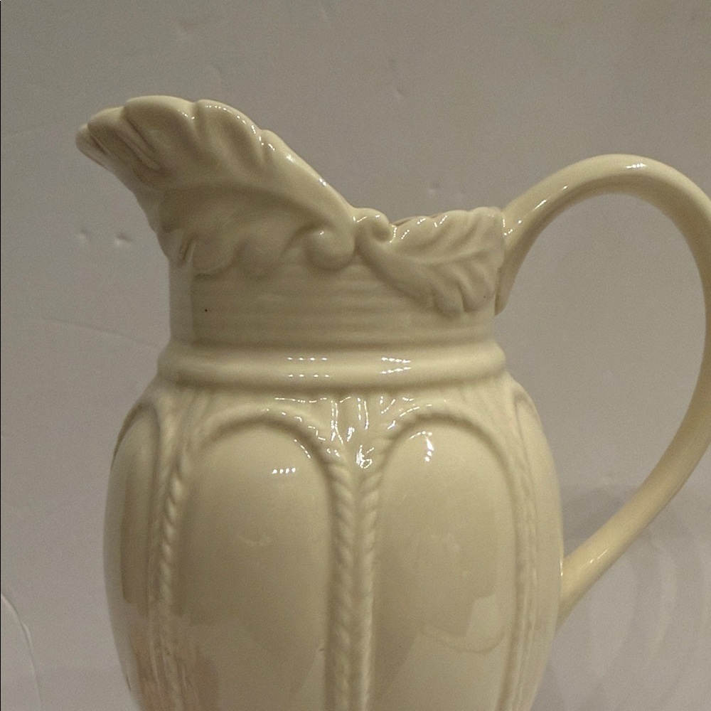 Two's Company vintage pitcher jug vase 9 inch cream color porcelain - Picture 8 of 10